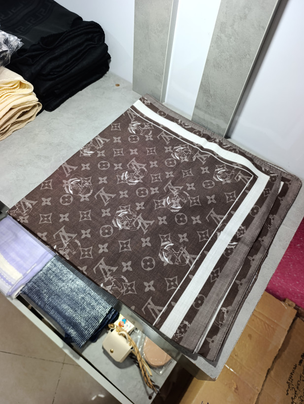 مینی اسکارف دخترانه مدل مارکدار قهوه ایی نخ پنبه نرم کد 6544